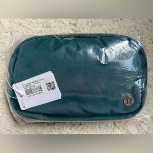 Lululemon belt bag - brand new & tags on! Never been used. Juniper green 🤩